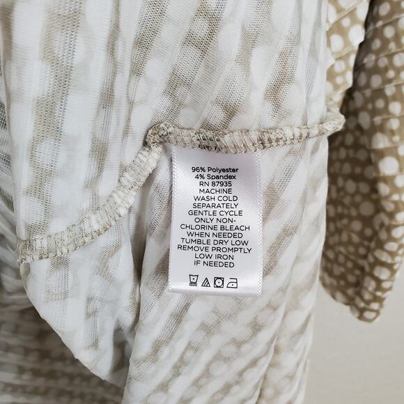 Susan Graver Tunic Top Womens 1X All Over Ruffle Textured 3/4 Sleeve Stretch - Picture 4 of 8